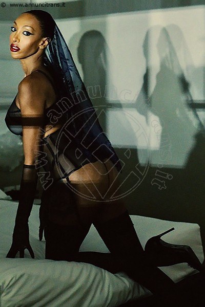 Foto Annunci Vip Trans Napoli Naomi Closed