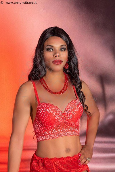 Foto Annunci Vip Transescort Isernia Naomi Fire