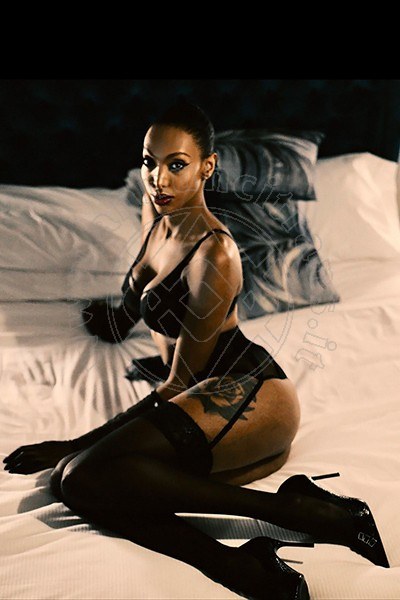 Foto Annunci Vip Transescort Napoli Naomi Closed