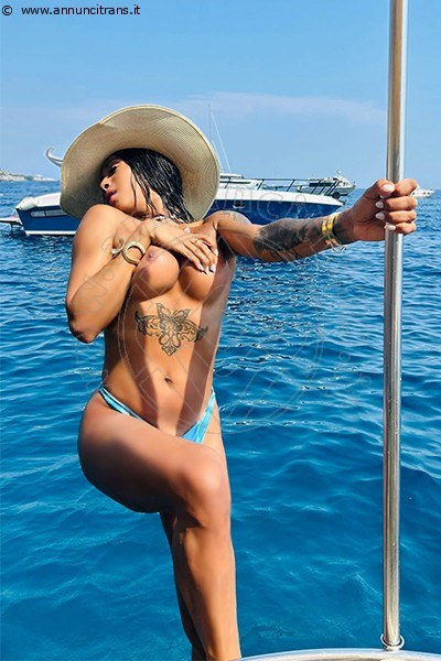 Foto Annunci Vip Transescort Roma Arianna Ferrari Pornostar
