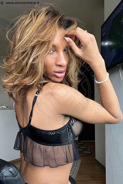 Foto Annunci Vip Transescort Firenze Kiara Bardo